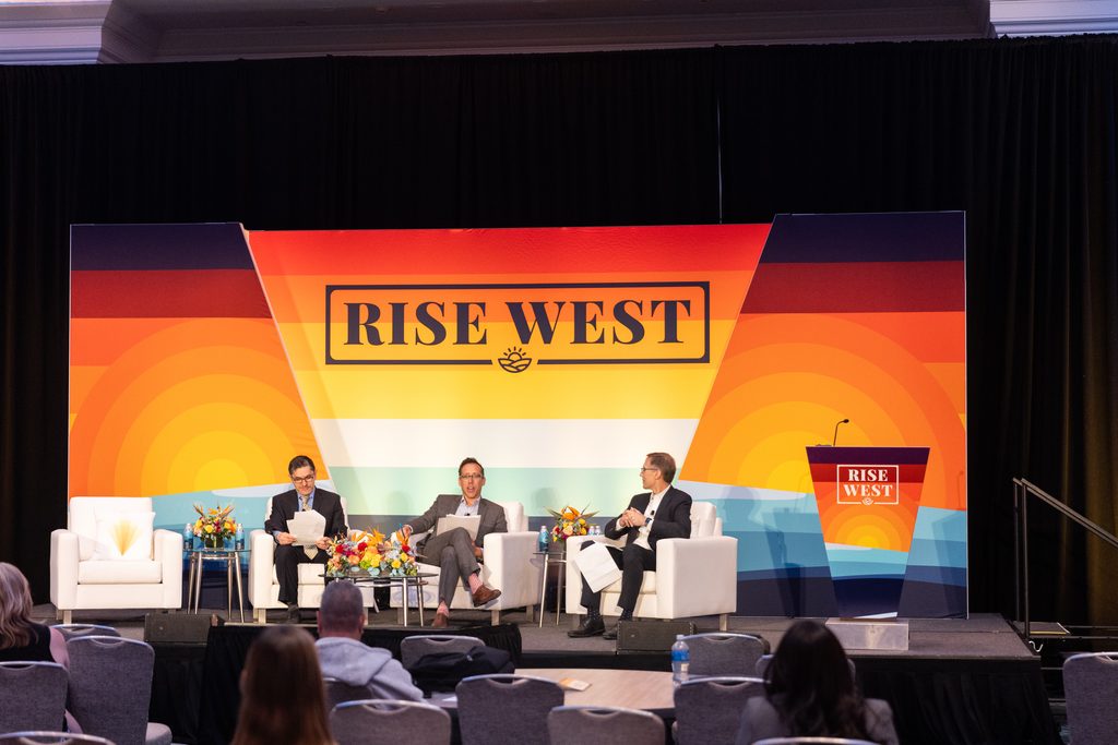 Risewestday20472